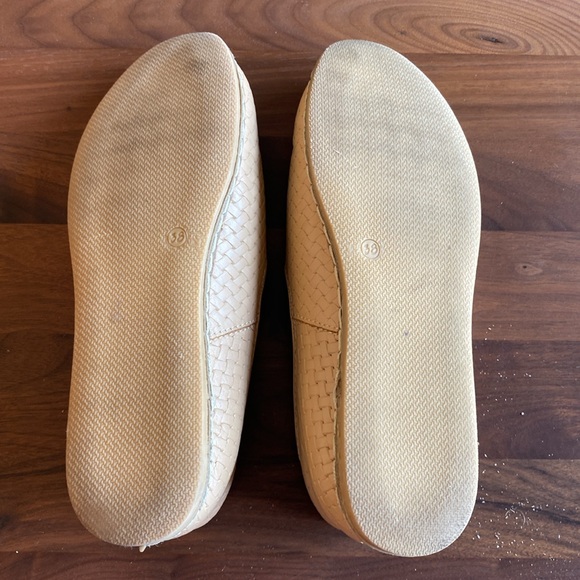 Charix Classic Woven Tan Slip On - Picture 9 of 11
